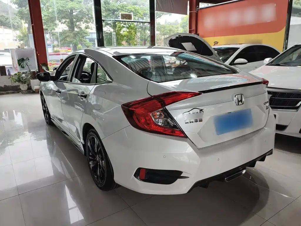 Honda Civic — миниатюра 5