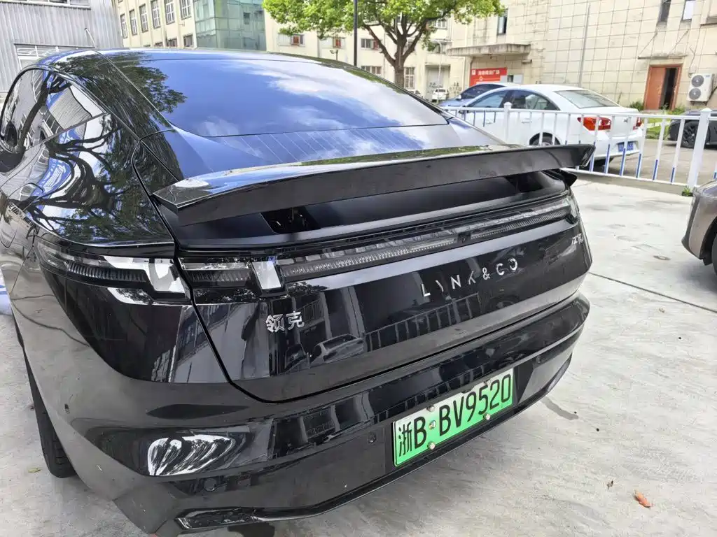 Lynk & Co Z10 — миниатюра 10