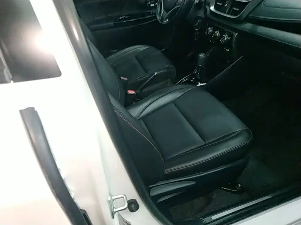 Toyota Yaris L — миниатюра 25