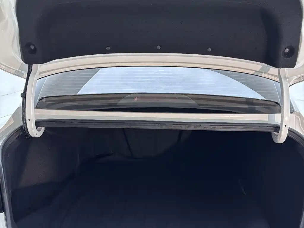 Hyundai Elantra — миниатюра 25