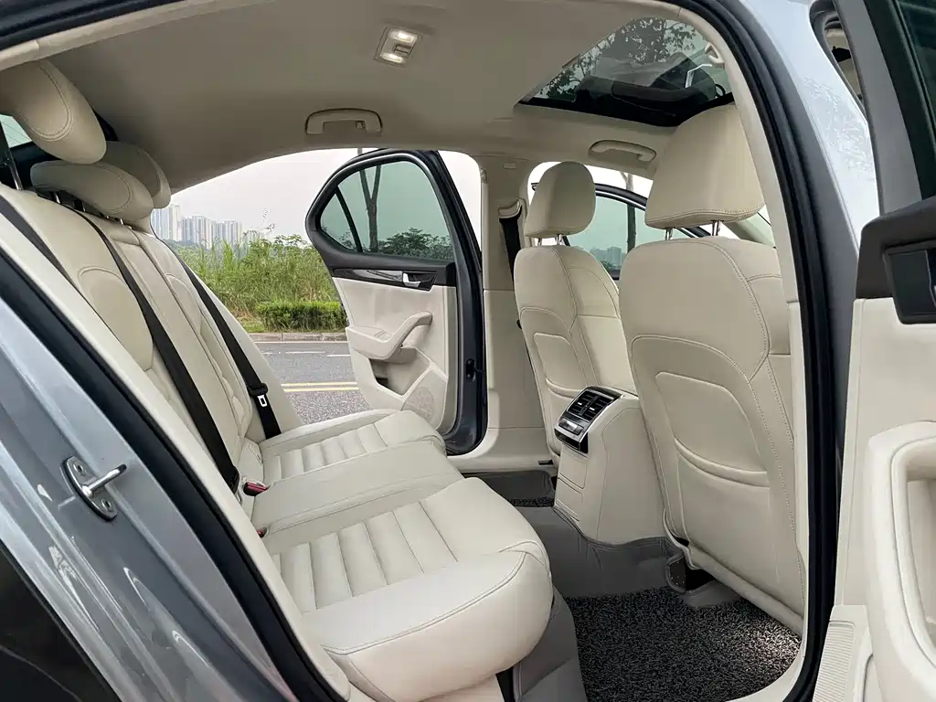 Skoda Superb — миниатюра 19