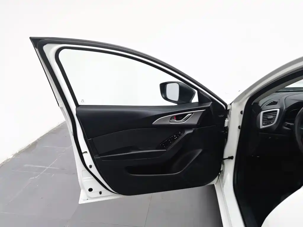 Mazda 3 Axela — миниатюра 8