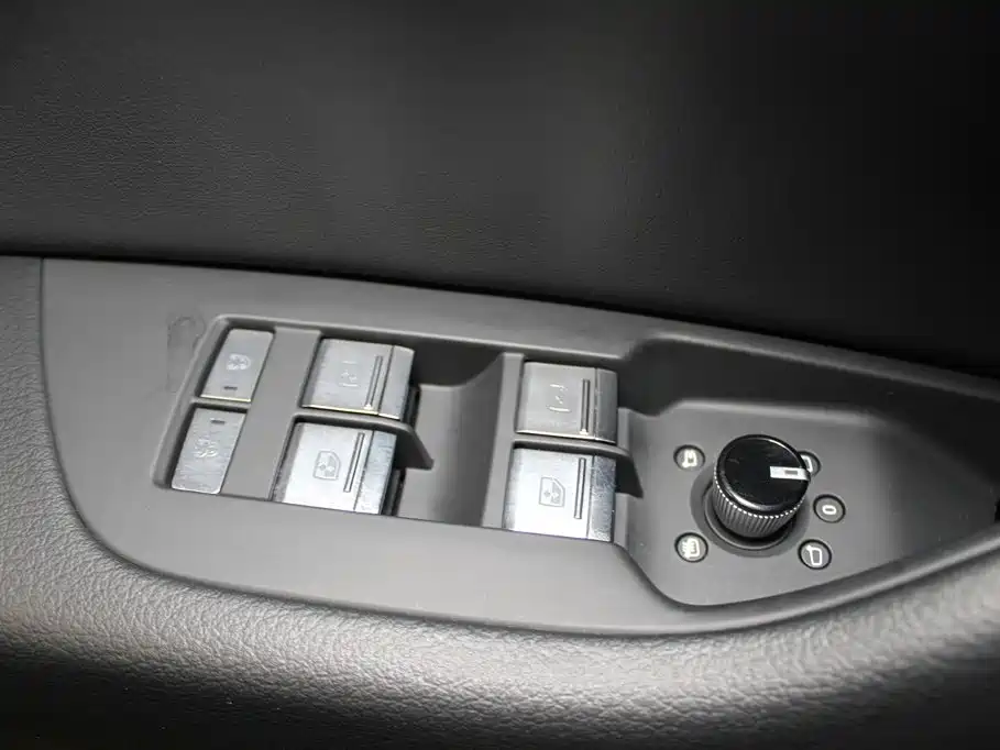 Audi A6L — миниатюра 13