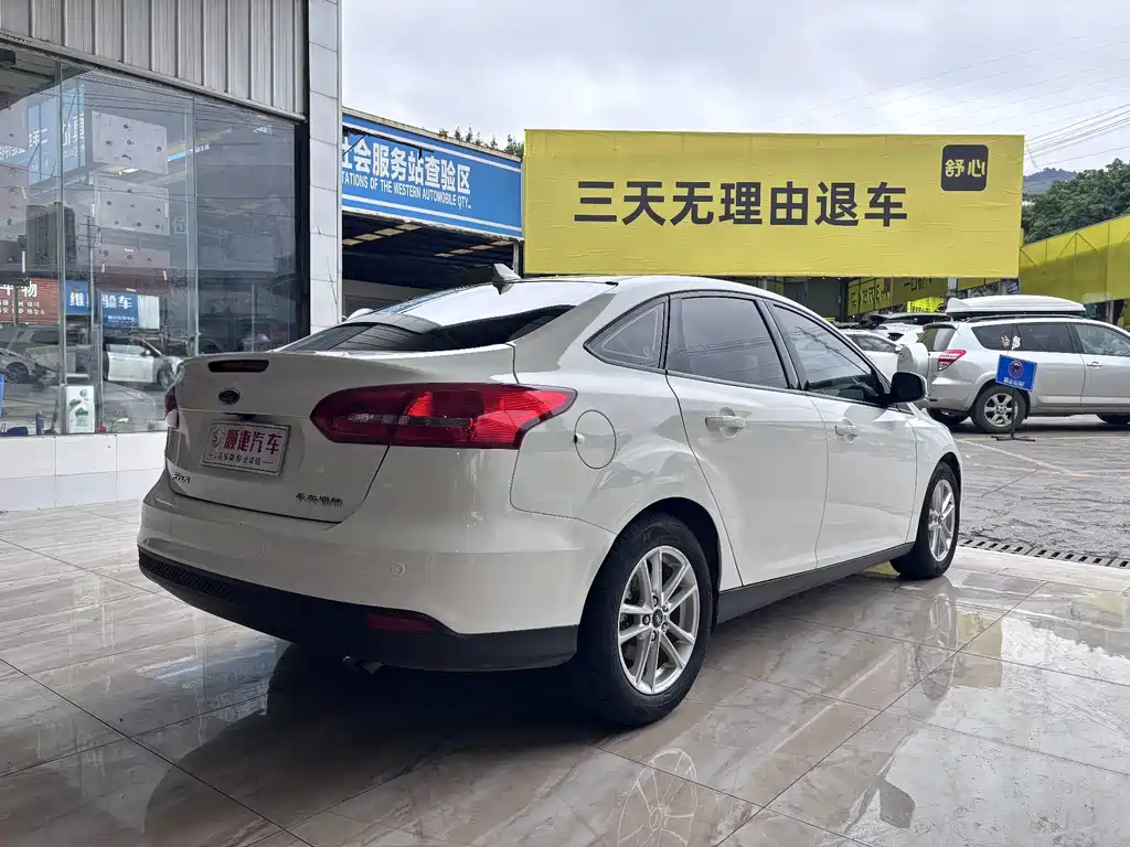 Ford Focus — миниатюра 11