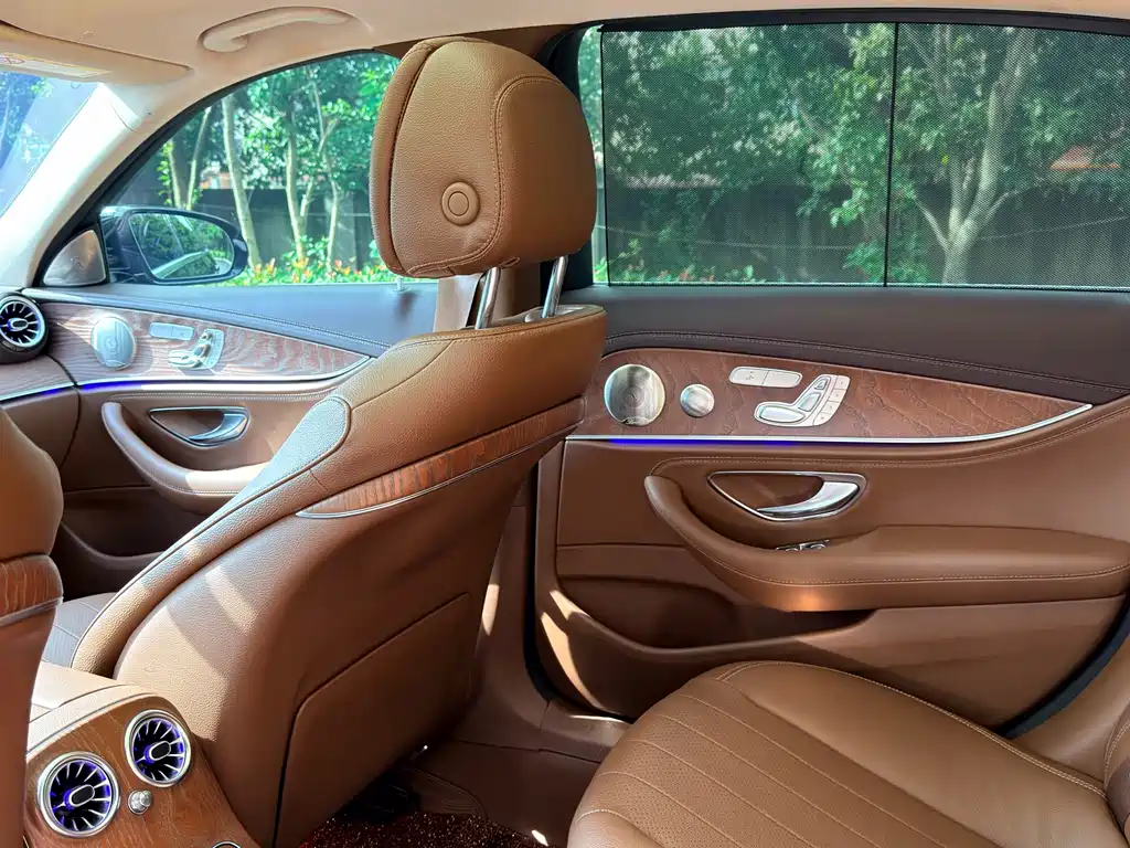 Mercedes-Benz E-Class — миниатюра 8
