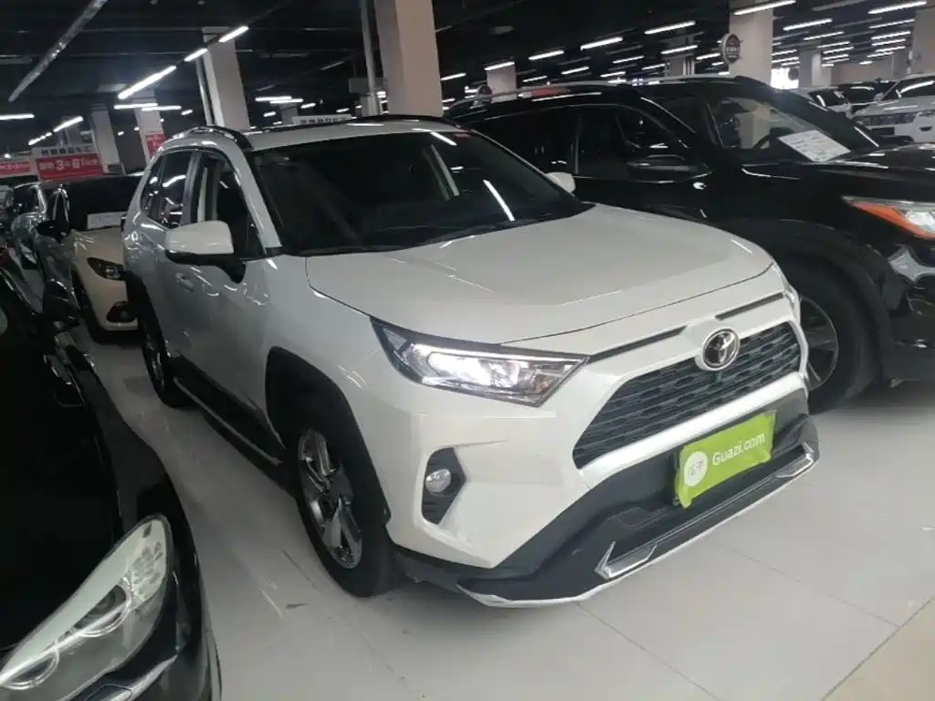 Toyota RAV4 — миниатюра 4