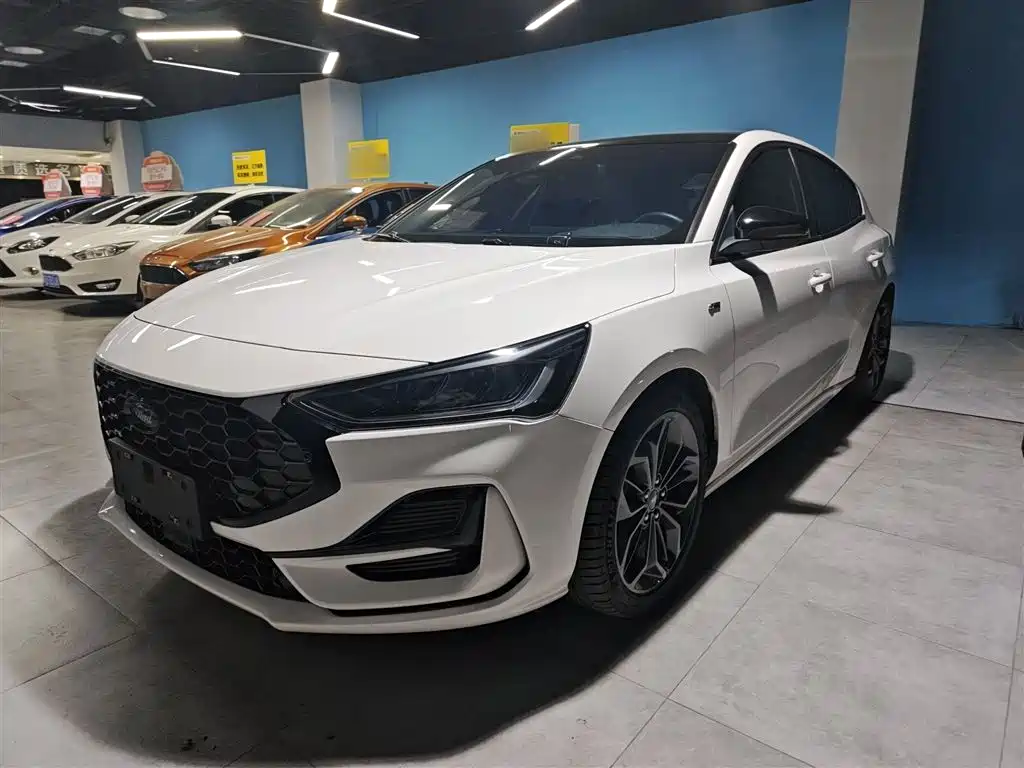 Ford Focus 2023