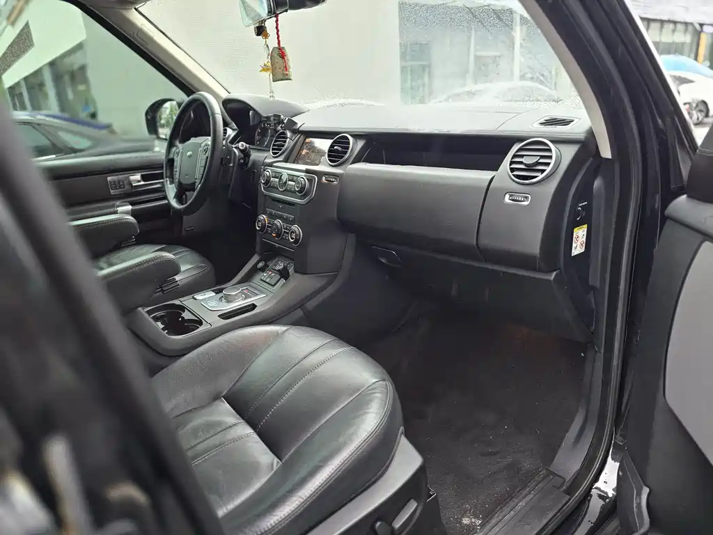 Land Rover Discovery 2015 3.0 SC V6 SE