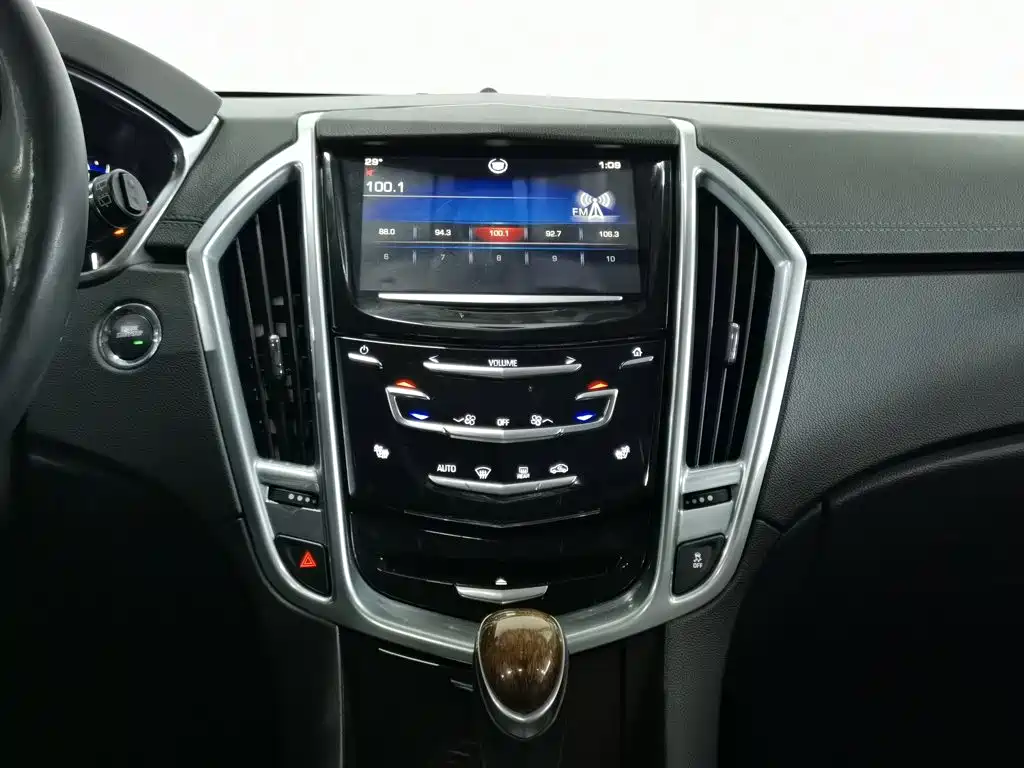 Cadillac SRX — миниатюра 12