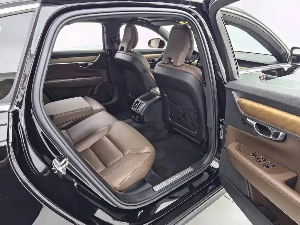 Volvo S90 — миниатюра 13