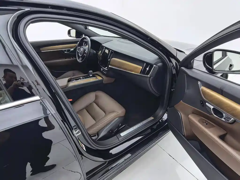 Volvo S90 — миниатюра 9