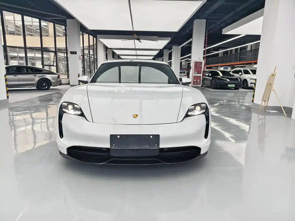 Porsche Taycan — миниатюра 2