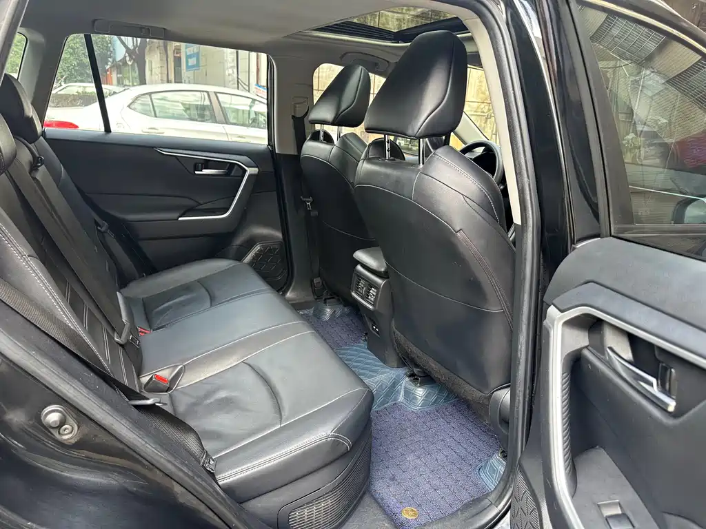 Toyota Wildlander 2020 2.5L E-CVT Luxury