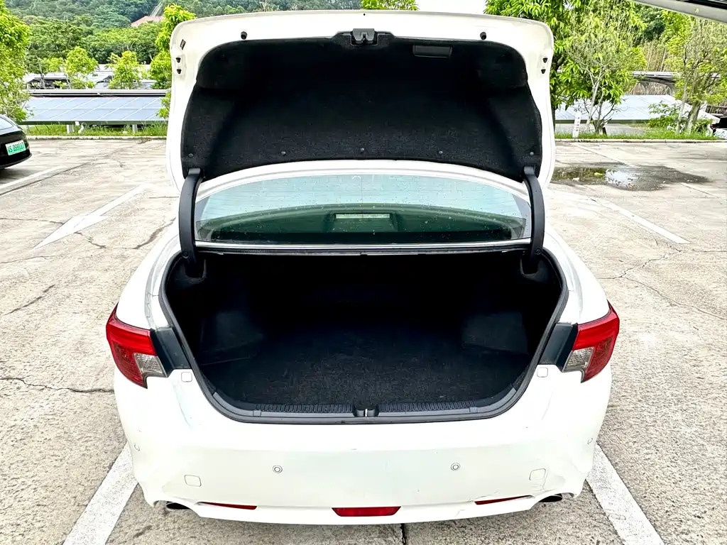 Toyota Reiz 2013 2.5V