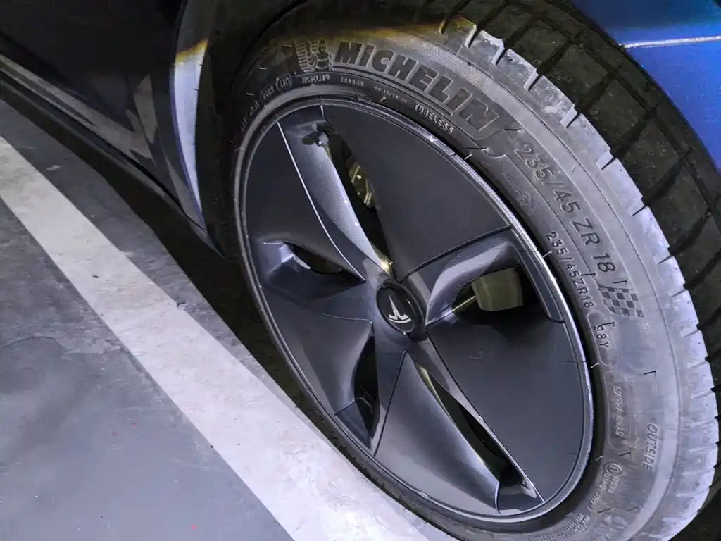 Tesla Model 3 — миниатюра 23