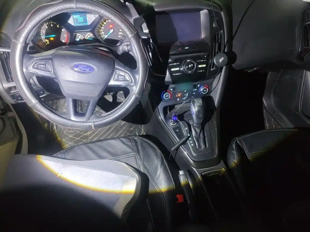 Ford Focus — миниатюра 10