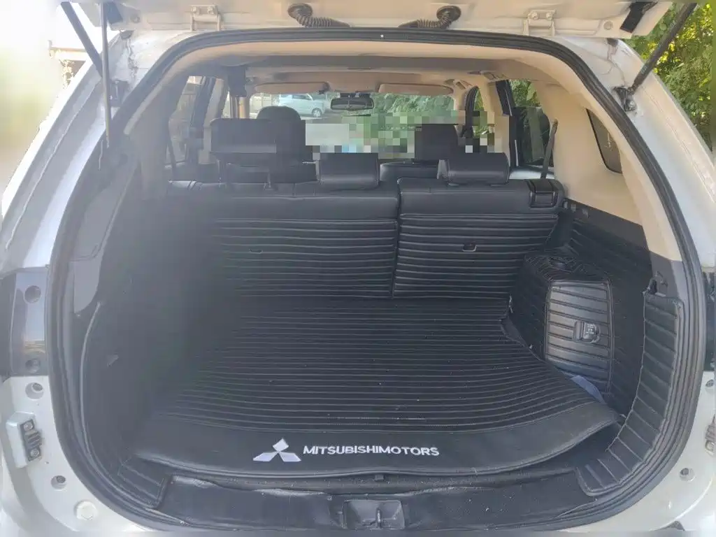 Mitsubishi Outlander — миниатюра 20