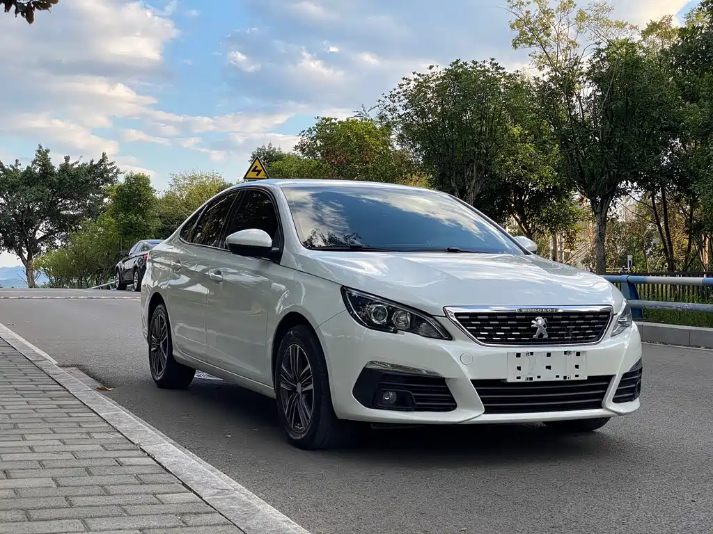 PEUGEOT 308