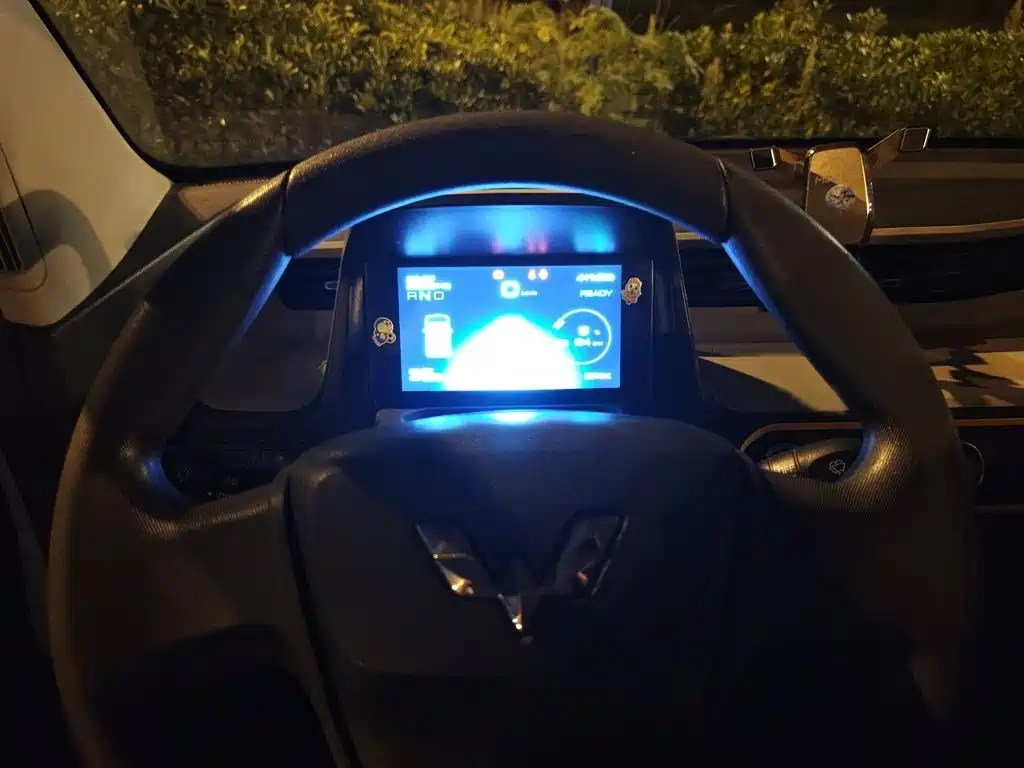 Wuling MINIEV — миниатюра 4