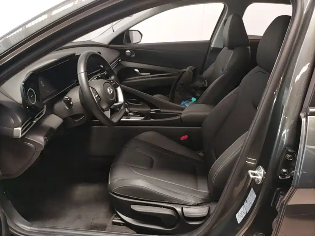 Hyundai Elantra — миниатюра 15