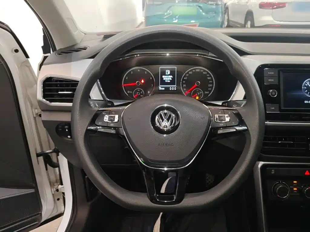 Volkswagen T-Cross — миниатюра 11
