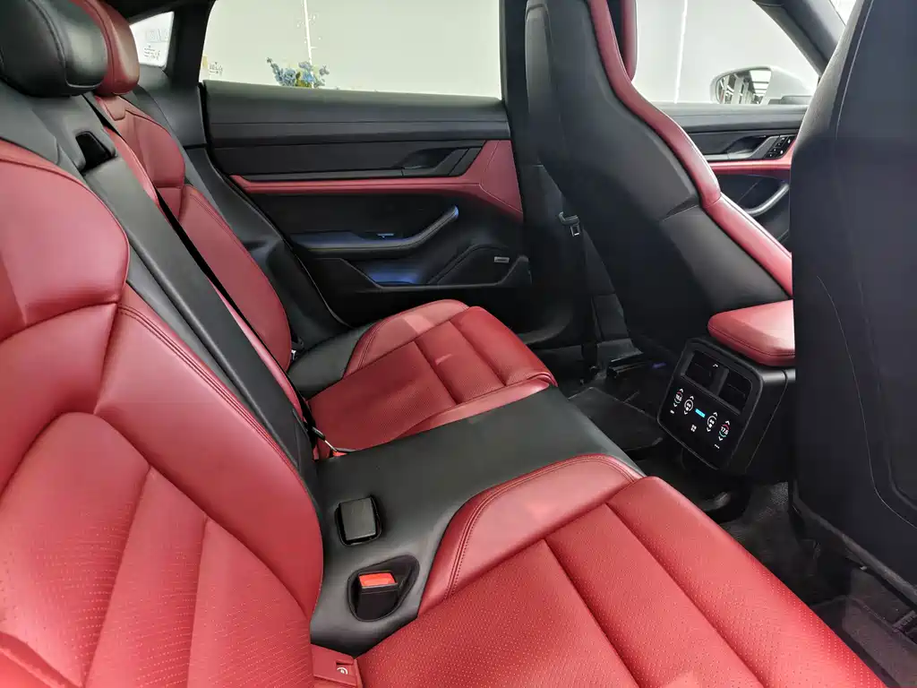 Porsche Taycan — миниатюра 11