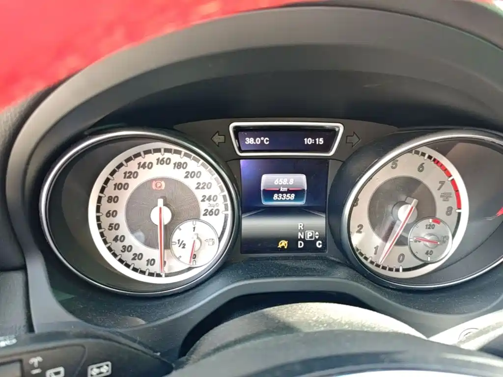 Mercedes-Benz GLA — миниатюра 12