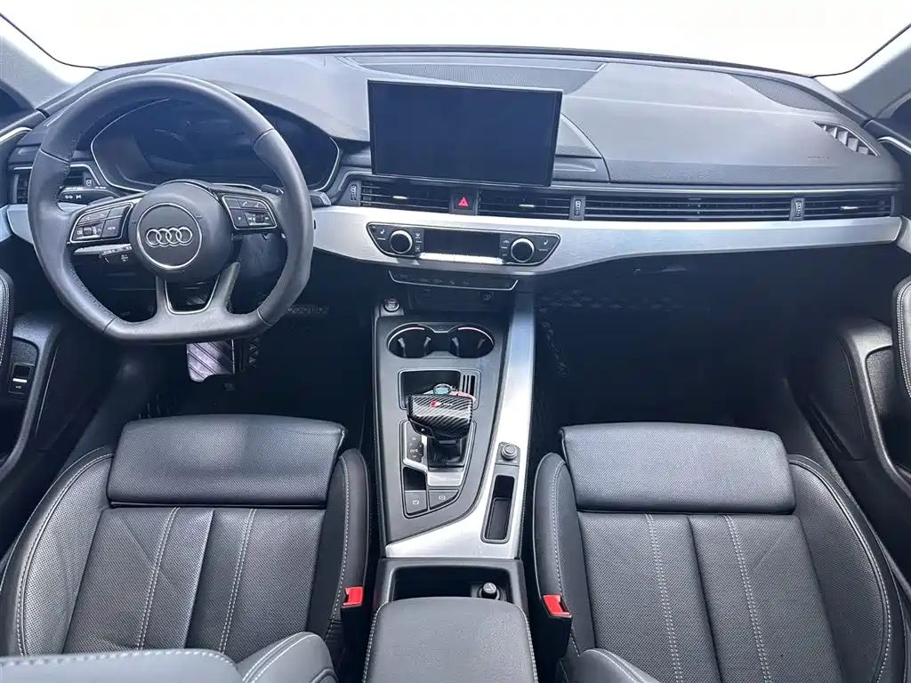 Audi A4L 2022 40 TFSI Luxury