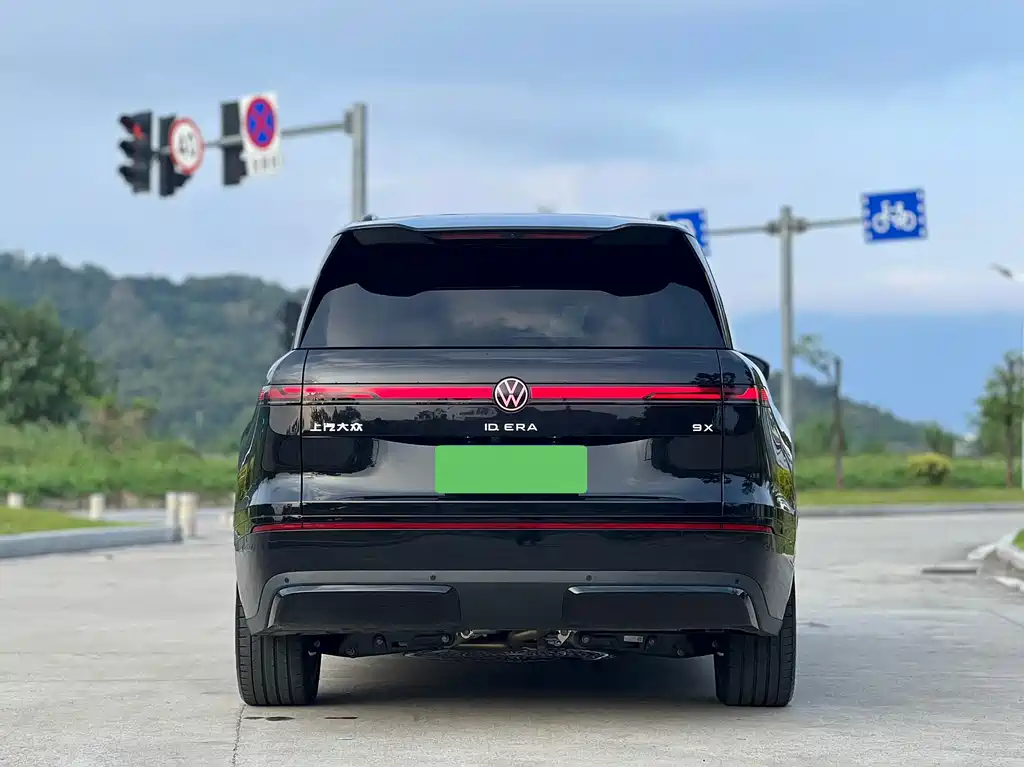 Volkswagen ID.ERA 9X — миниатюра 3