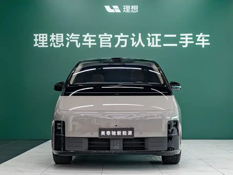Li Auto Li MEGA — миниатюра 2