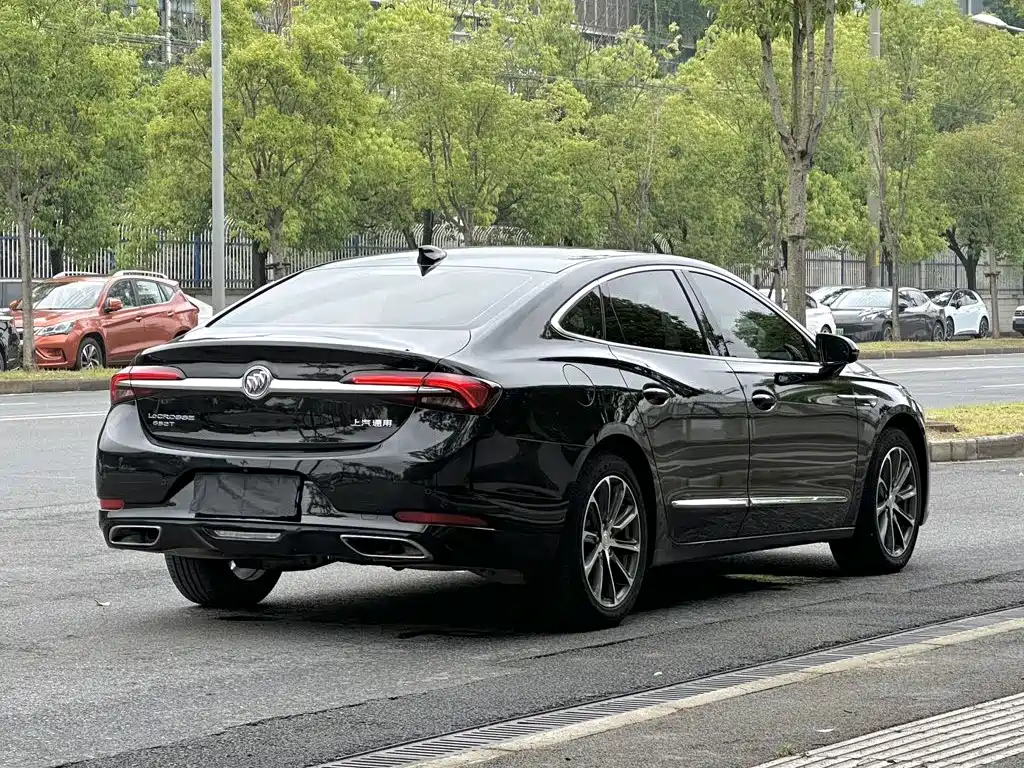 Buick LaCrosse — миниатюра 4