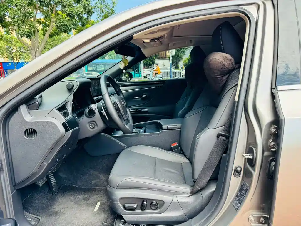 Lexus ES — миниатюра 4