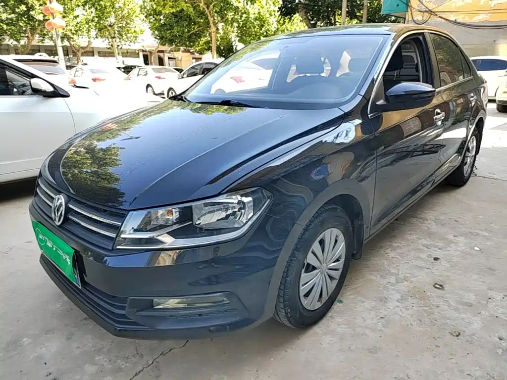 Volkswagen Santana — миниатюра 2