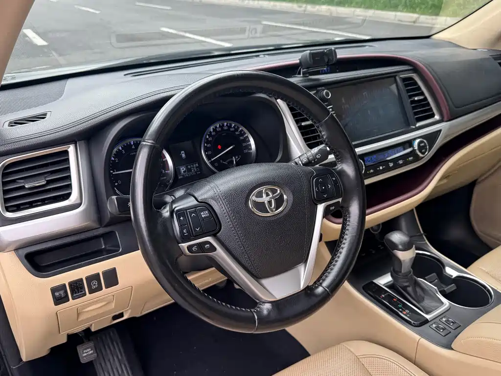 Toyota Highlander — миниатюра 11