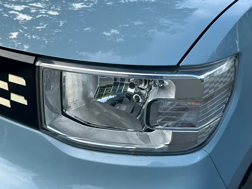 Wuling MINIEV — миниатюра 4
