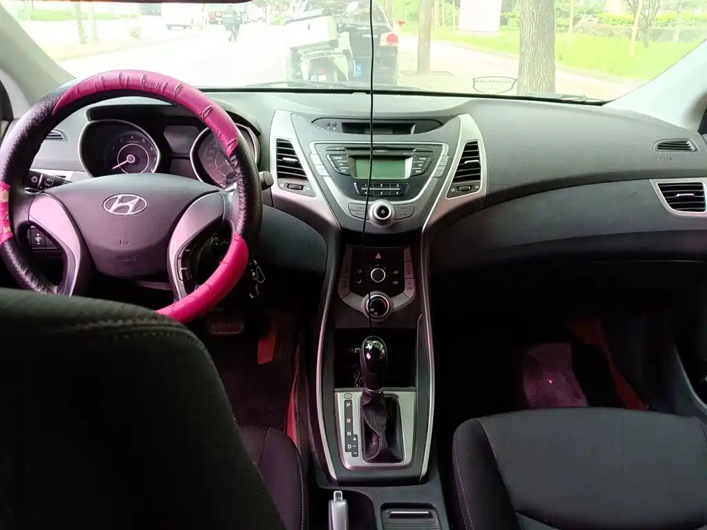 Hyundai Elantra 2015 1.6L AT Fashion