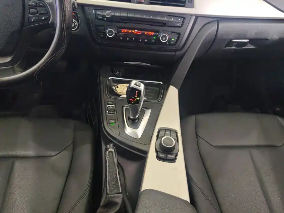 BMW 3 Series — миниатюра 16
