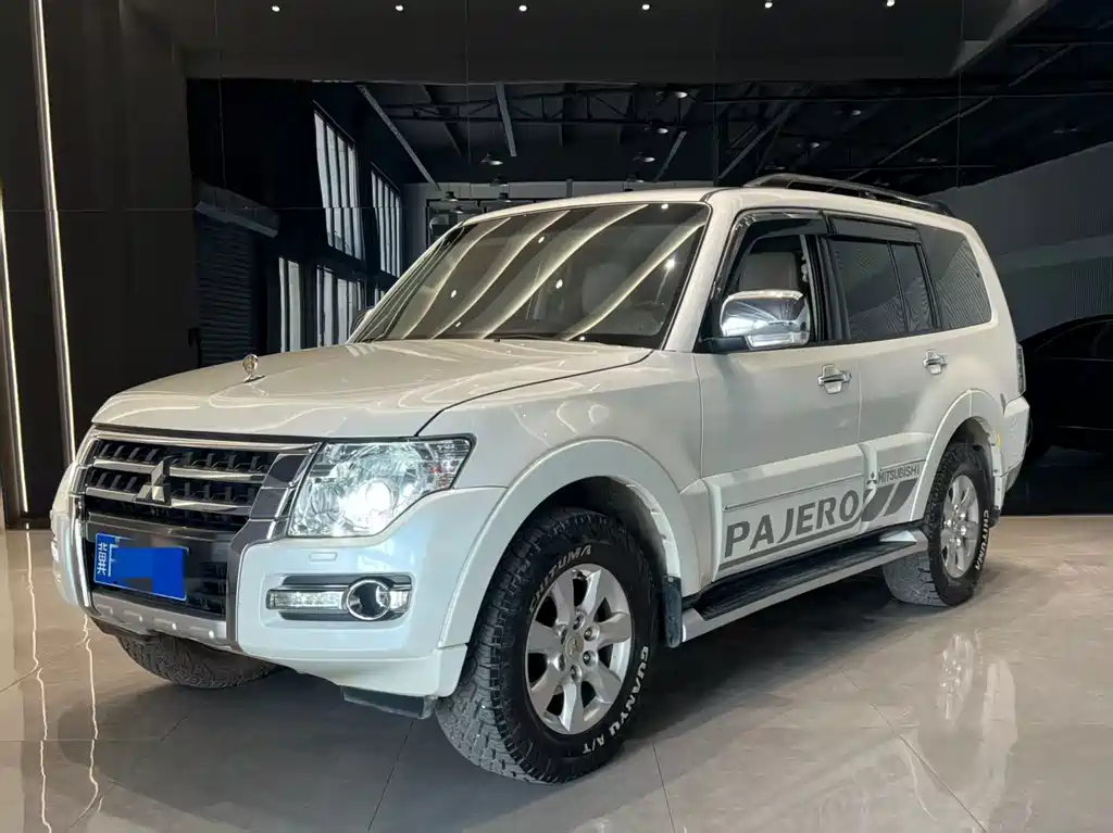 Mitsubishi Pajero (Import) 2019