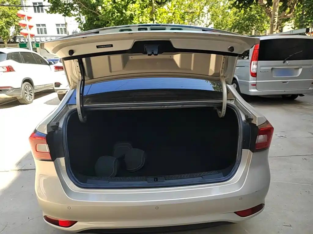 Roewe i5 — миниатюра 19