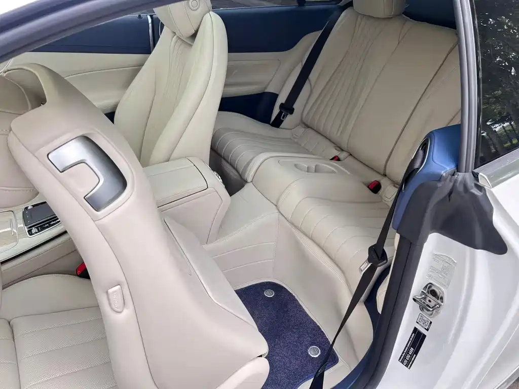 Mercedes-Benz E-Class (Import) — миниатюра 10