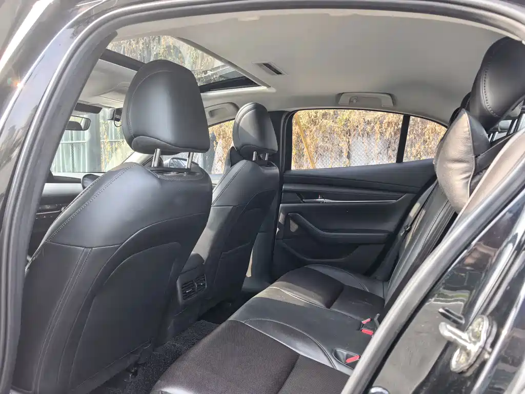 Mazda 3 Axela — миниатюра 5
