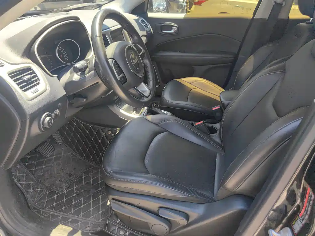 Jeep Compass — миниатюра 4