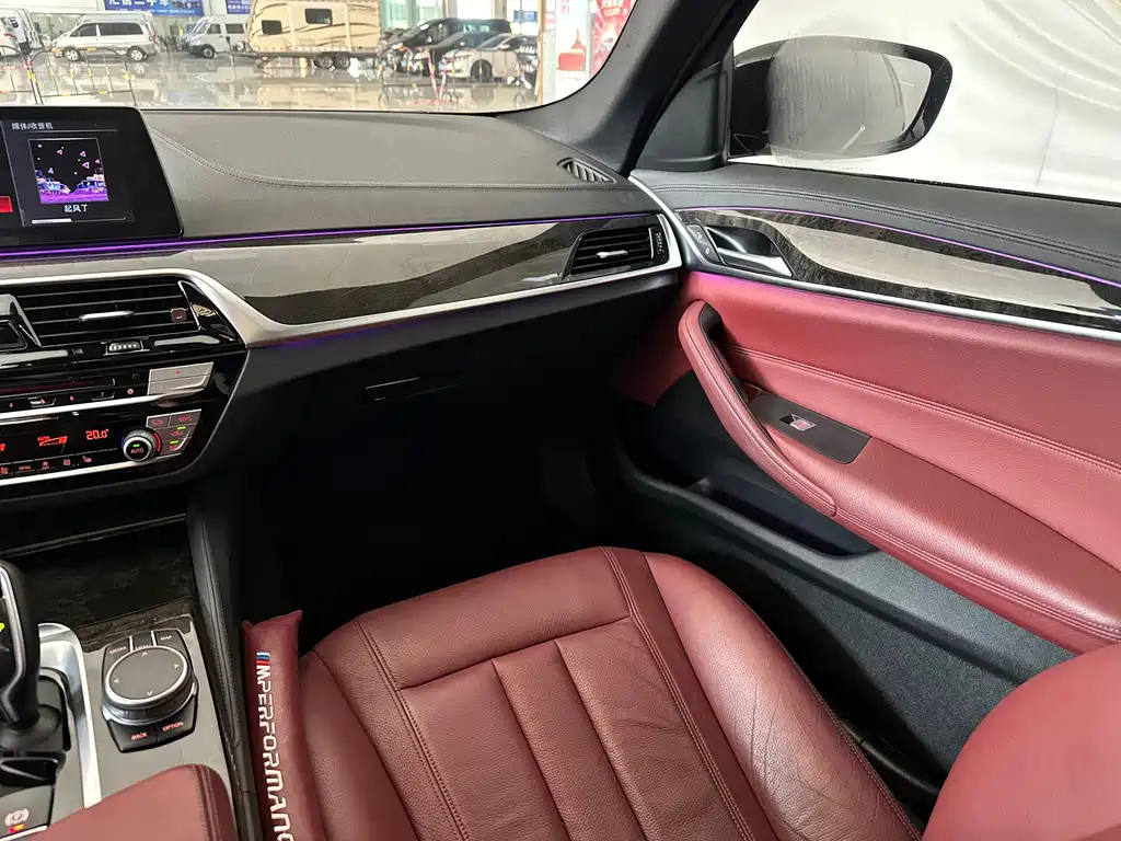 BMW 5 Series — миниатюра 14