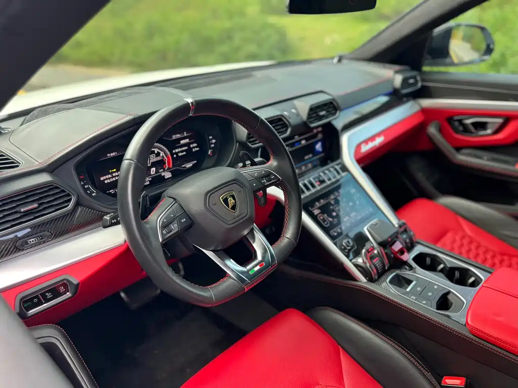 Lamborghini Urus — миниатюра 9