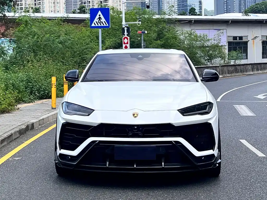 Lamborghini Urus — миниатюра 2