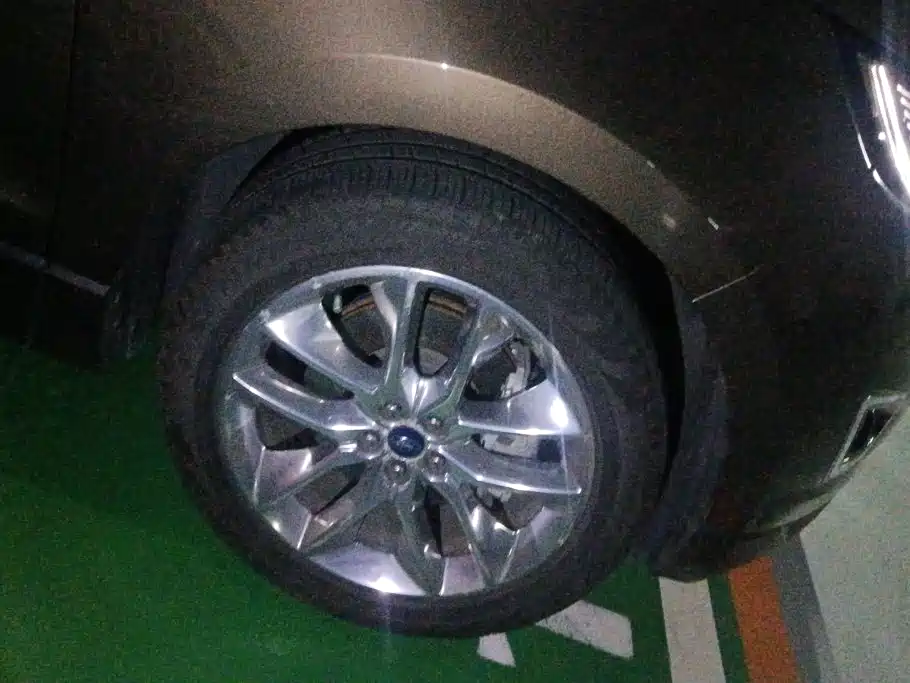 Ford Edge — миниатюра 6