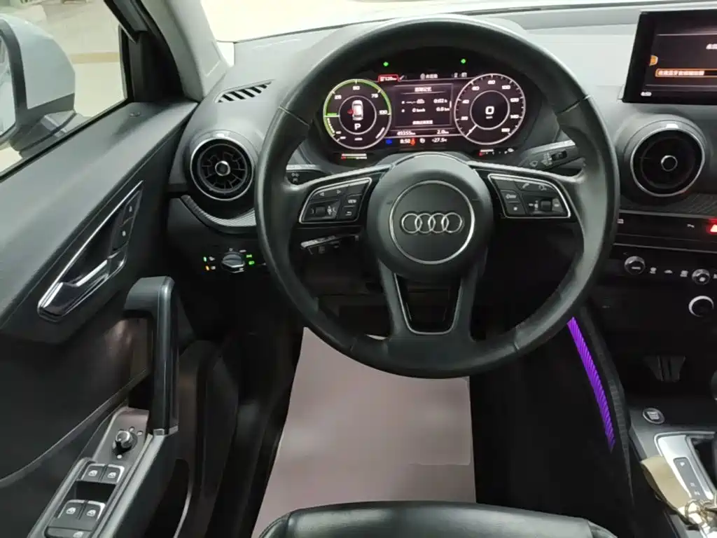 Audi Q2L e-tron — миниатюра 11