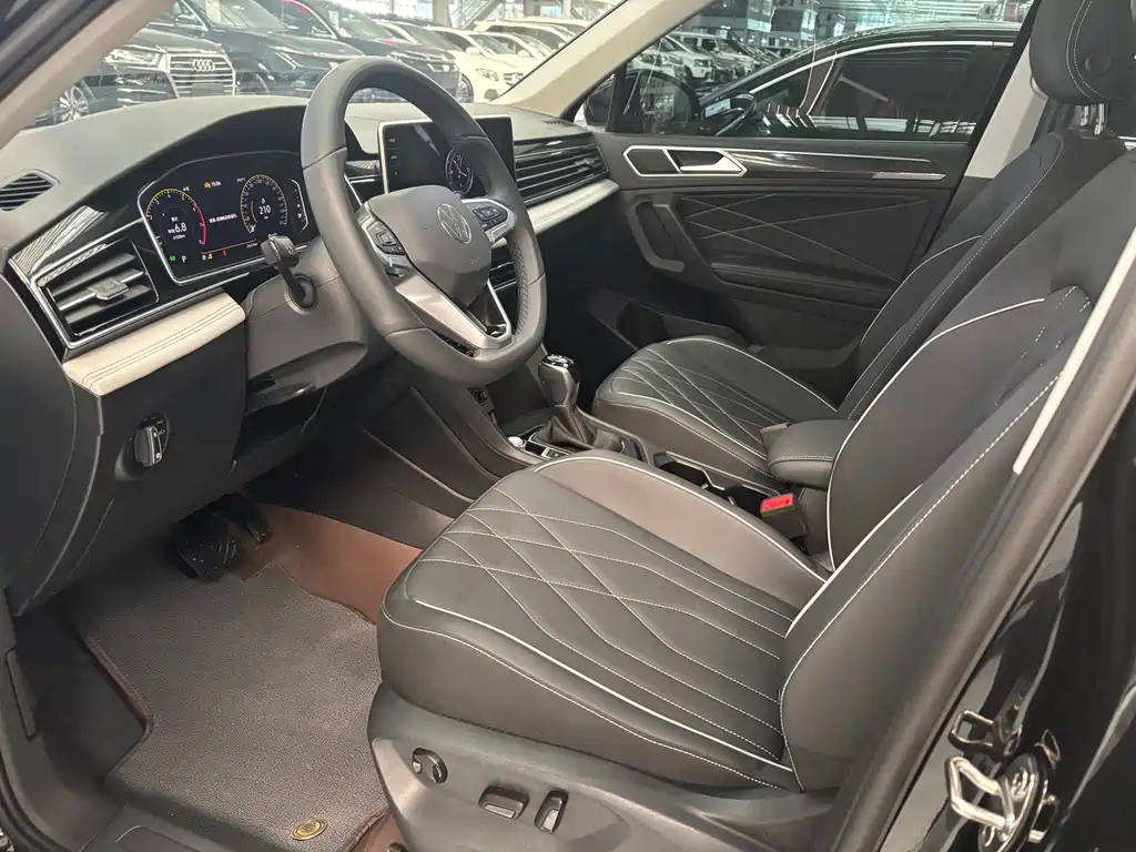 Volkswagen Tiguan L — миниатюра 4
