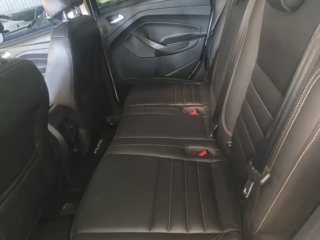 Ford Kuga — миниатюра 17