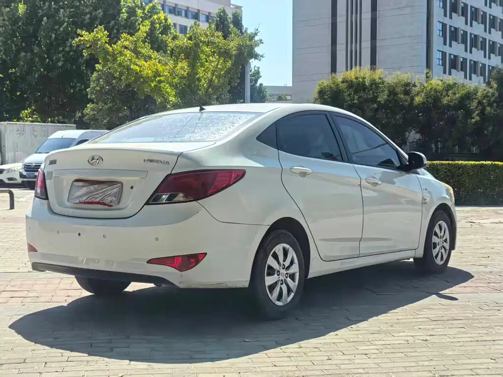 Hyundai Verna — миниатюра 6
